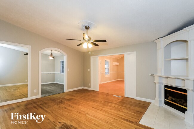 Building Photo - 860 Regency Ct NW