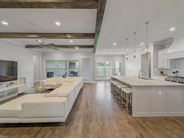 Foto del edificio - 8505 Tierra Ct