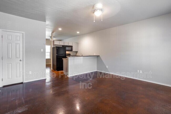 Foto del edificio - 217 Price Ln