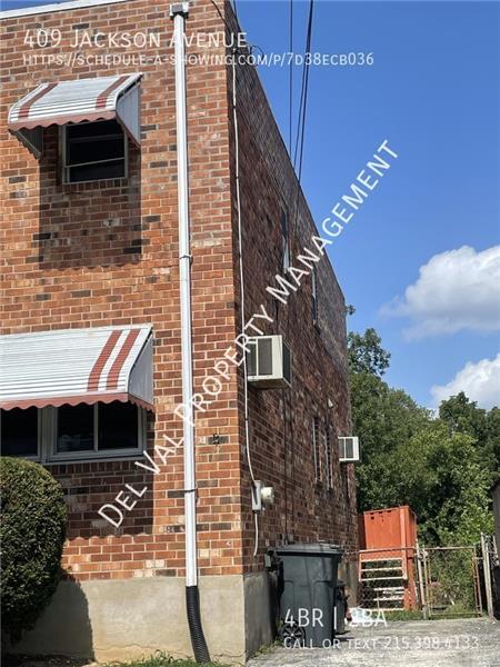 Building Photo - 409 Jackson Ave