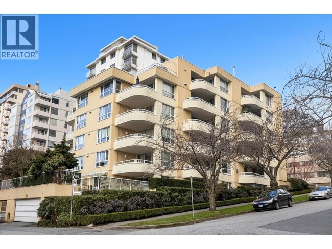Building Photo - 1406 Harwood St