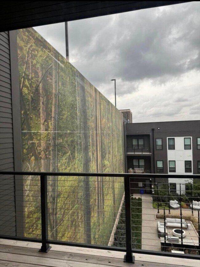 Foto del edificio - 6633 Dale Dr