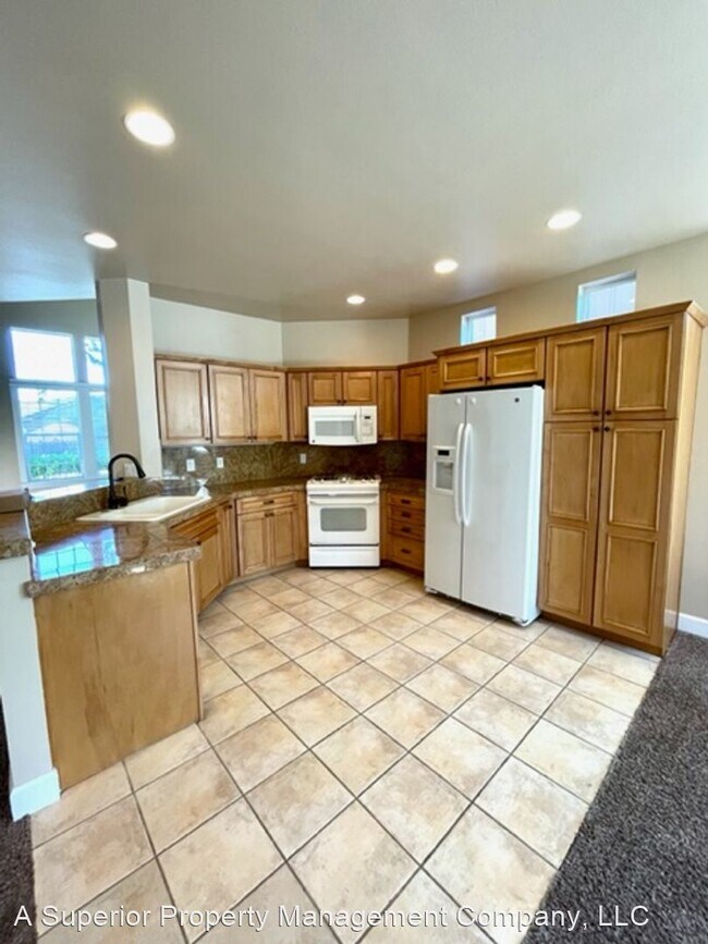 Building Photo - 3 br, 3 bath House - 629 SW Peak View Pl.