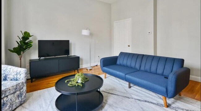 Foto del edificio - 4 bedroom in Allston MA 02134