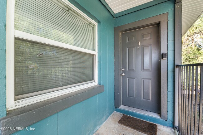 Building Photo - 231 E 16th St