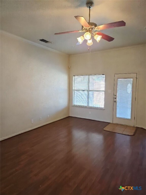 Foto del edificio - 3003 Lavender Ln