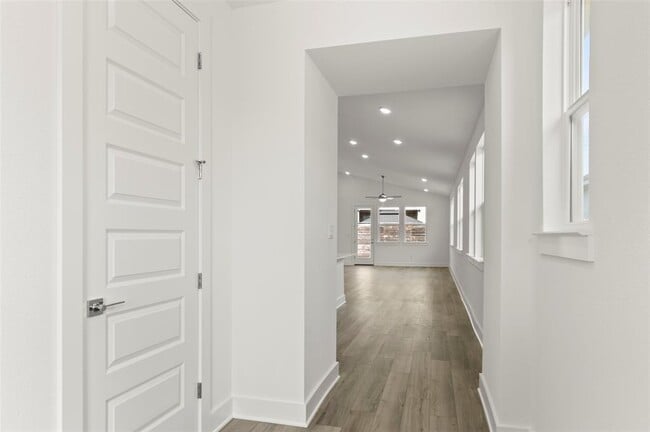 Building Photo - 1117 Yaupon Holly Dr
