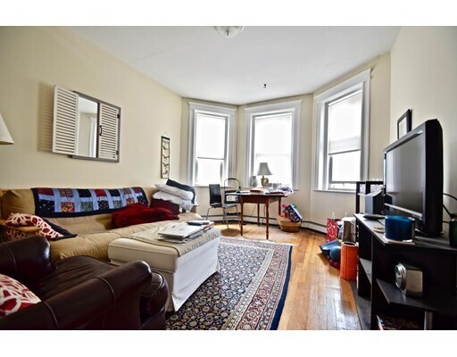 Primary Photo - 9 Colborne Rd