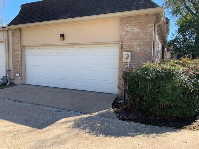 Building Photo - 9624 Doliver Dr