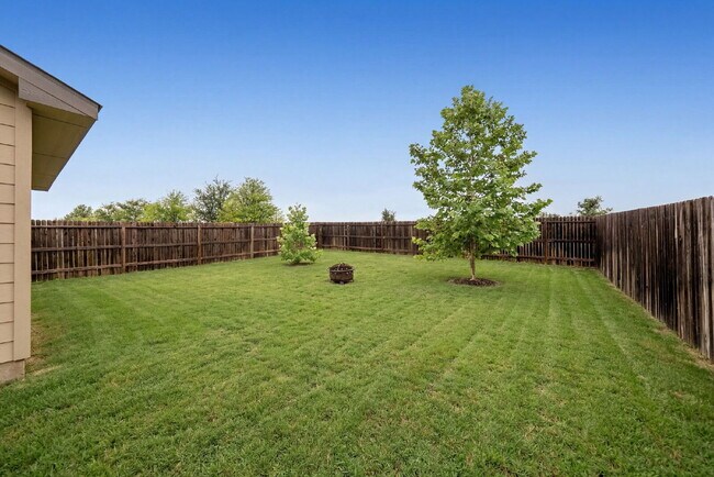 Building Photo - New Rental Alert! 2 Weeks Free Rent with 15 Month Lease