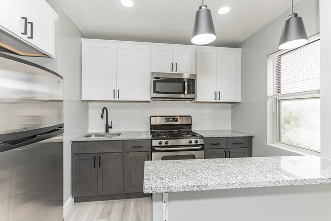 Building Photo - Courtyard Park