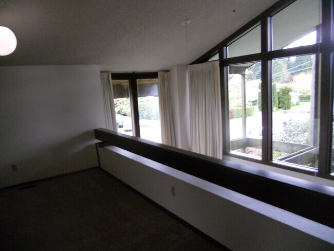 Foto del edificio - 1304 1/2 63rd St SE