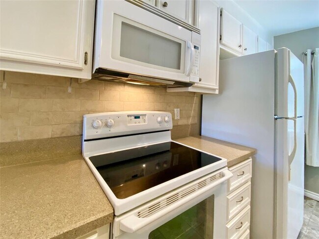 Foto del edificio - 1804 Capital Pkwy