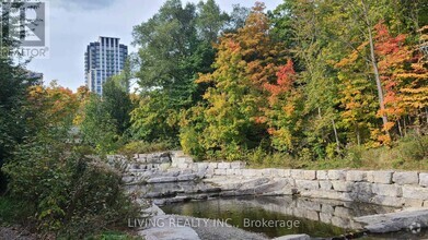 Building Photo - 202-13202 Burnhamthorpe Rd E