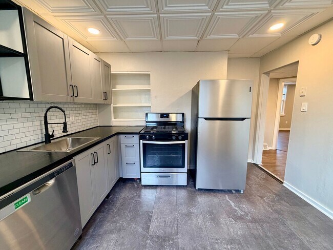 Building Photo - 1644 Westmont Ave