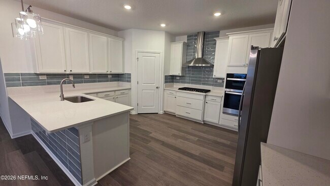 Building Photo - 644 Farmfield Dr