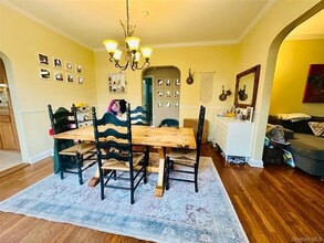 Building Photo - 231 Manorhaven Blvd