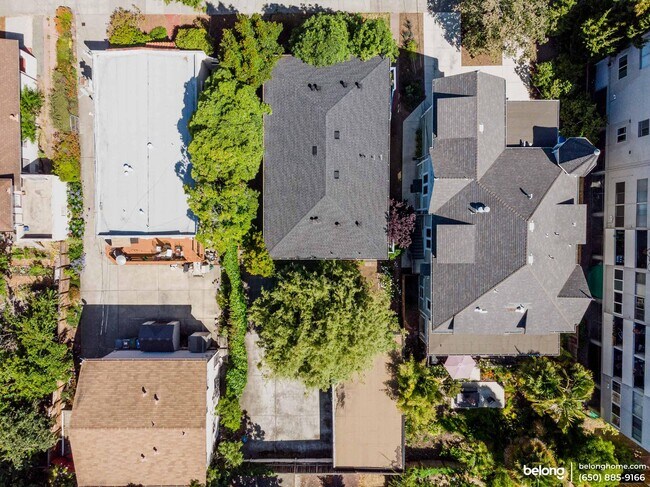 Foto del edificio - 1458 Hopkins St