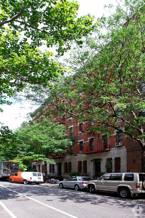 Foto del edificio - 239-247 W 21st St