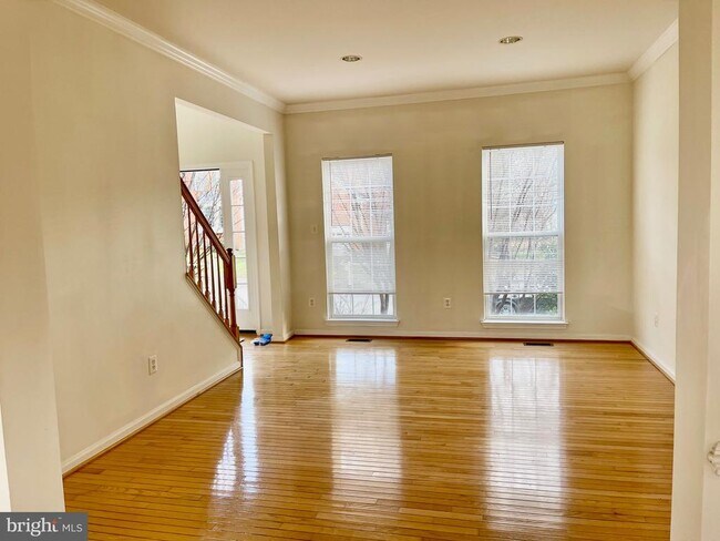 Building Photo - 13640 Valley Oak Cir