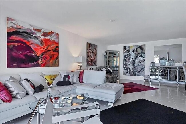 Foto del edificio - 4660 Ocean Blvd