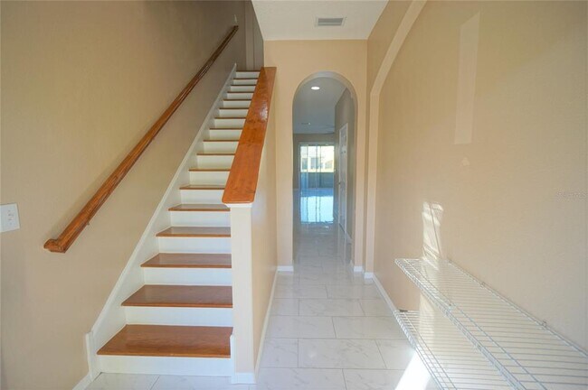 Foto del edificio - 6888 46th Ln N