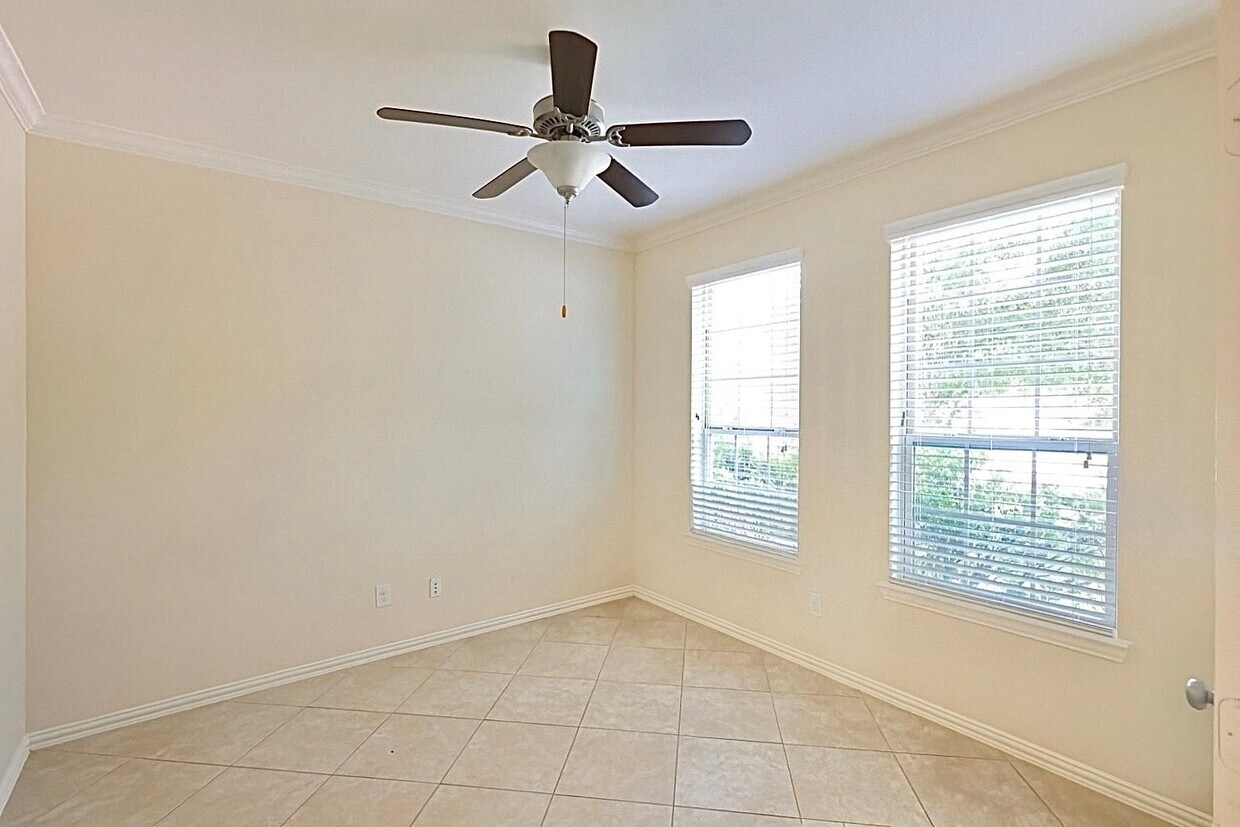 Building Photo - 14607 North Carolina Green Dr