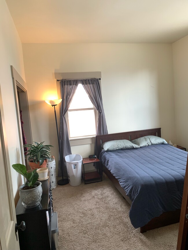 Master Bedroom - 409 6th St