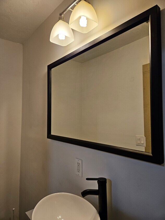 Primary Photo - 1446 Old Ballpark Rd