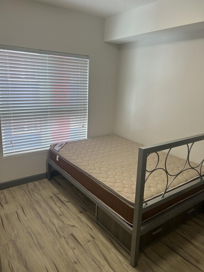 Photo du bâtiment - 258B-258B Sunview St