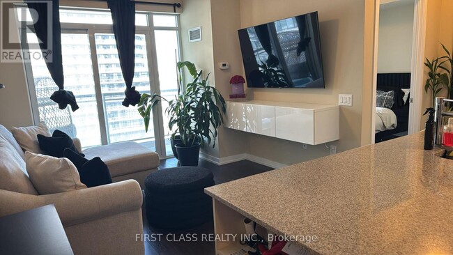 Building Photo - 2560 Eglinton Ave W