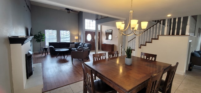 Building Photo - 5709 Avenida Silla