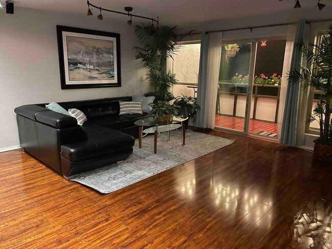 Foto del edificio - 221 E 7th Ave