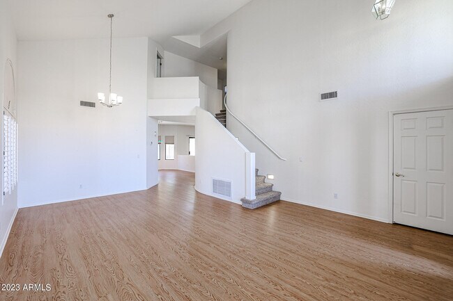 Building Photo - 1815 E Dava Dr