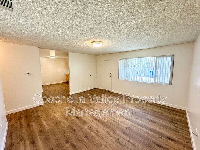 Foto del edificio - 73361 Catalina Way