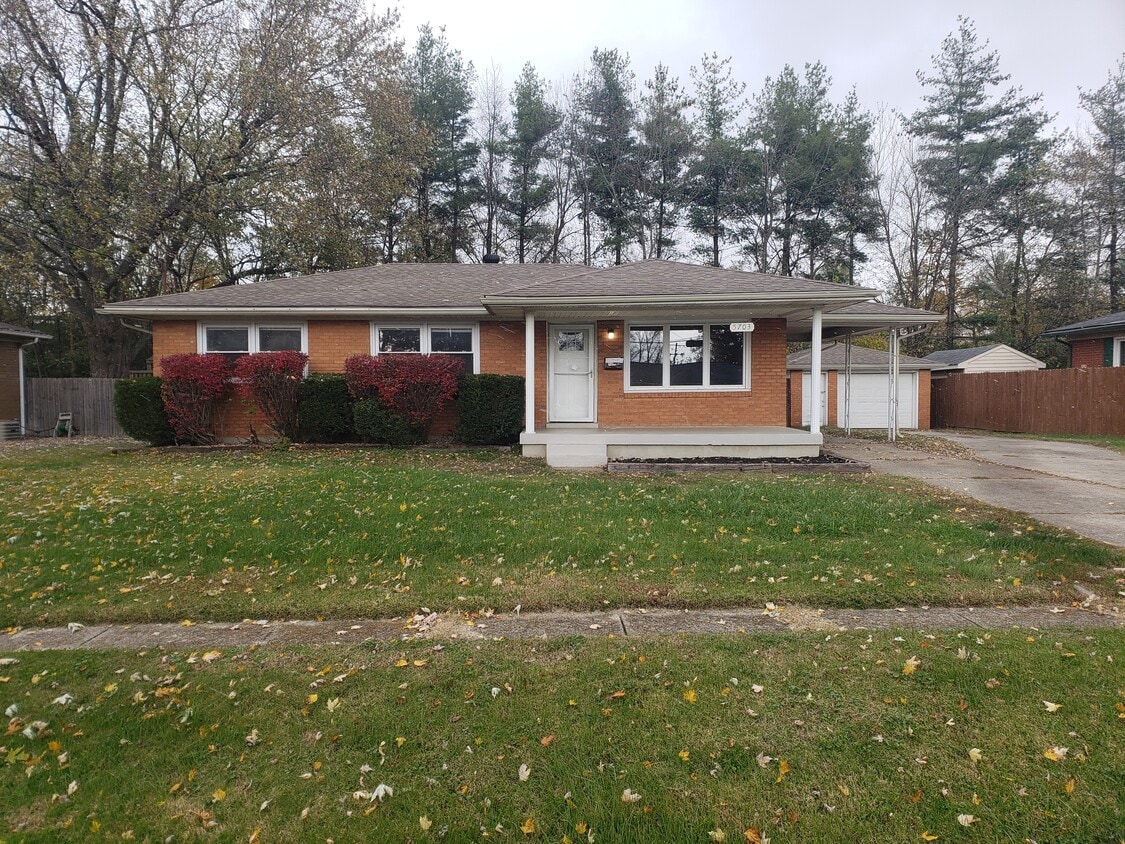 Primary Photo - 5703 Bunning Dr