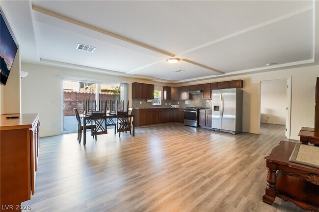 Foto del edificio - 8137 Crimson Creek Ct