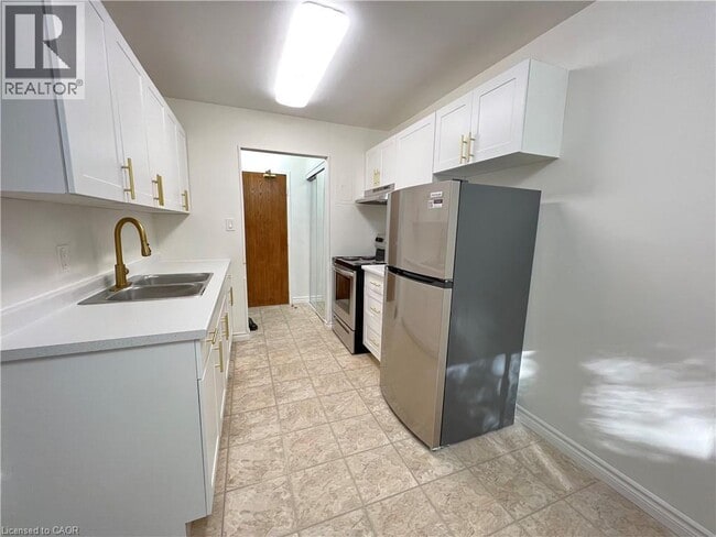 Building Photo - 475 Parkside Dr