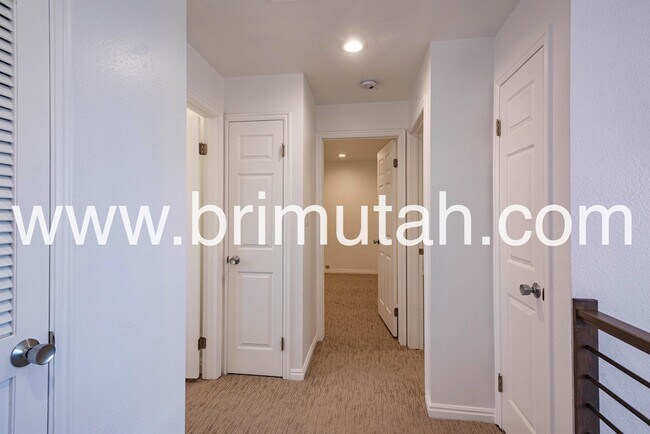 Photo - 1968 Lincoln Ln Townhome