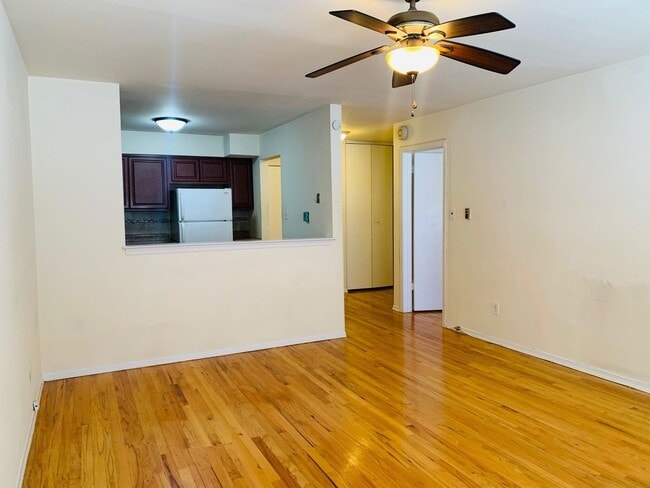 Building Photo - 34 E 32nd St