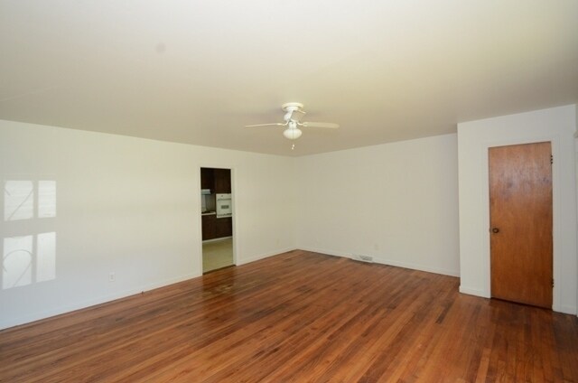 Building Photo - 915 Country Club Rd