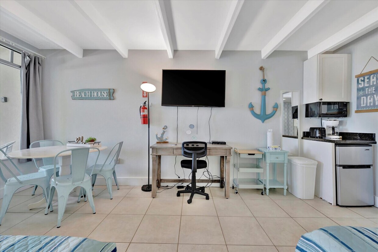 Foto principal - 611 Destiny Dr