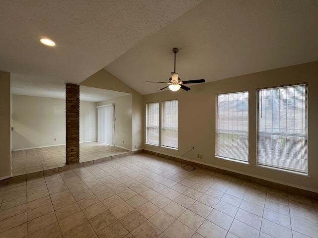 Building Photo - 10 Quadrangle Cir