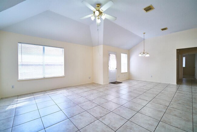 Building Photo - 13415 Knightsway Dr