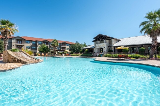 Resort Style Swimming Pool - Legacy Brooks