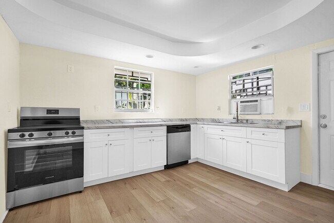 Foto del edificio - 511 NW 44th St