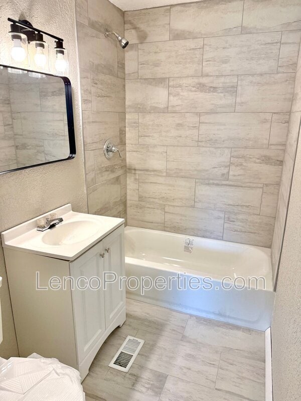 Foto del edificio - 2741 SW Murray Dr