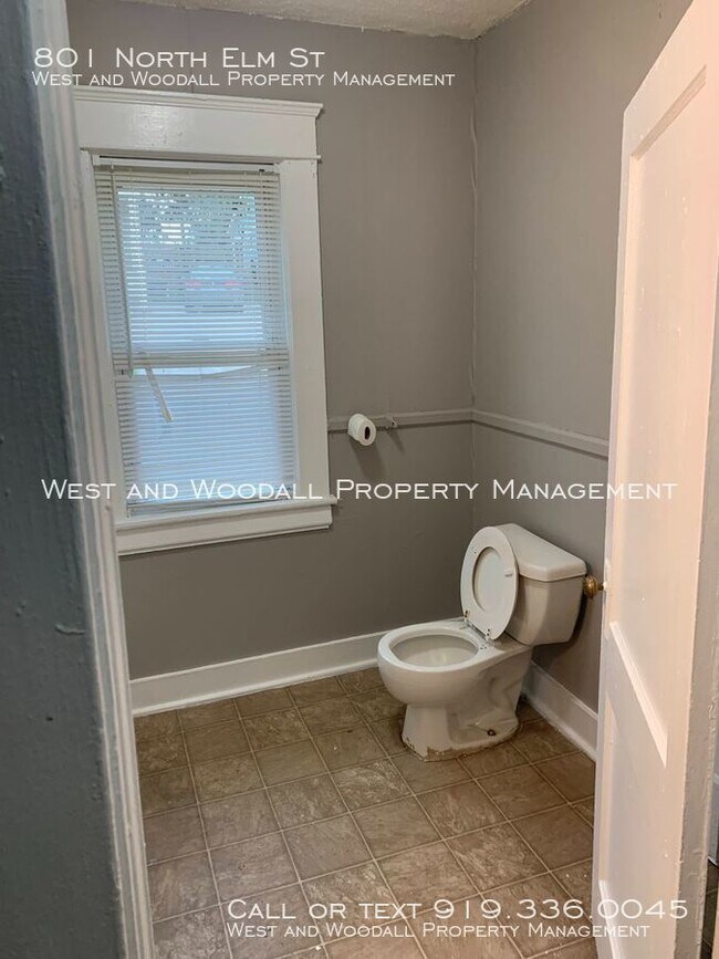 Foto del edificio - 801 N Elm St