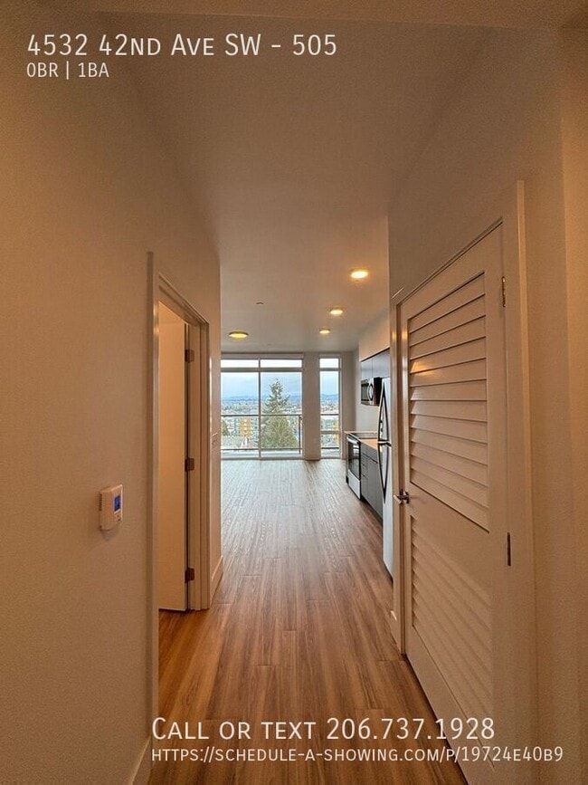 Foto del edificio - 4532 42nd Ave SW