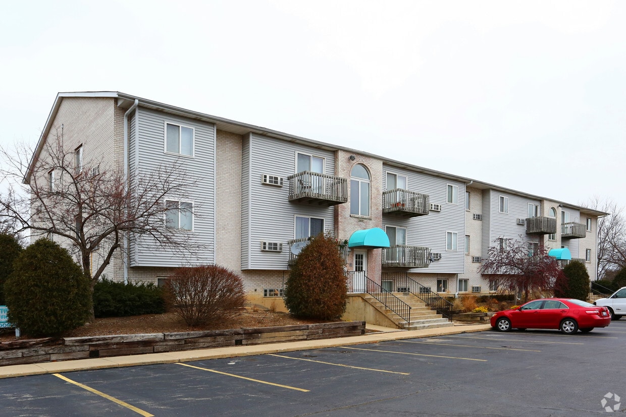 Grandville Court Apartments - Waukegan, IL | Apartments.com